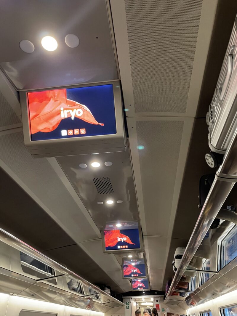 列車内