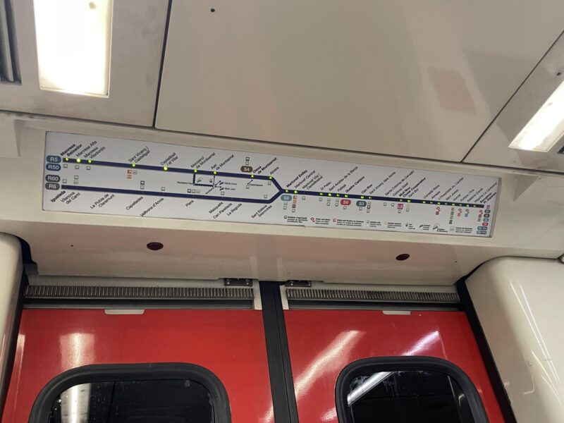 車内の案内図