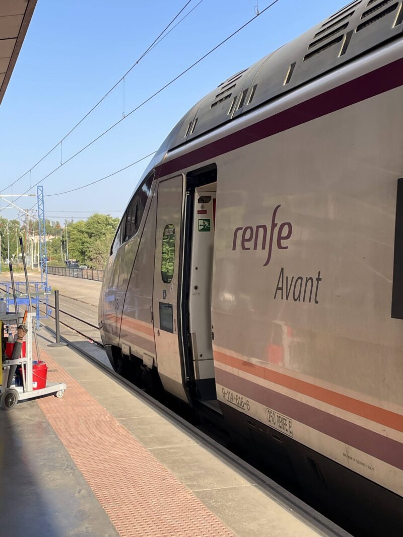 スペイン鉄道Renfe Avant