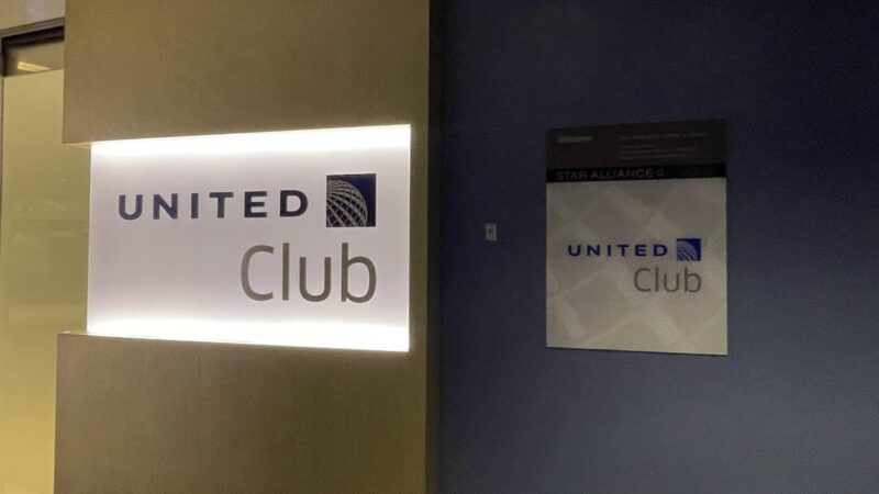 空港内ラウンジ