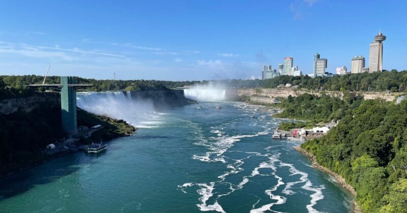 レインボーブリッジ絡みたナイアガラの滝