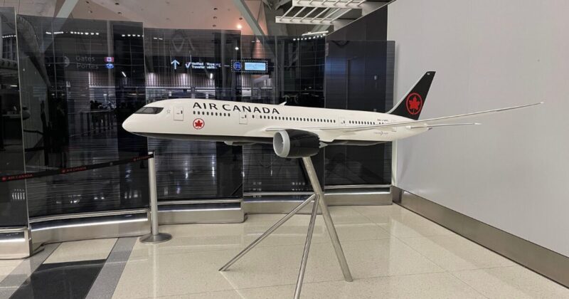 エア・カナダの飛行機模型