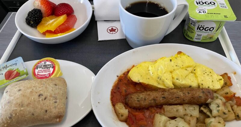 ビジネスクラスの機内食