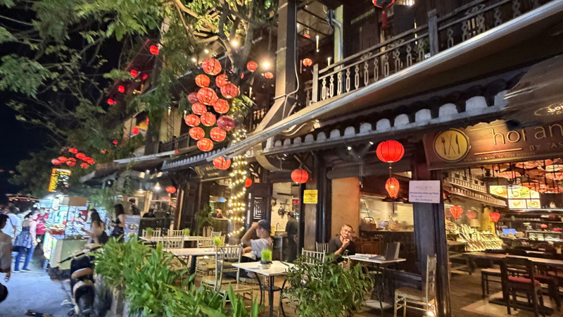 夜の町並み
